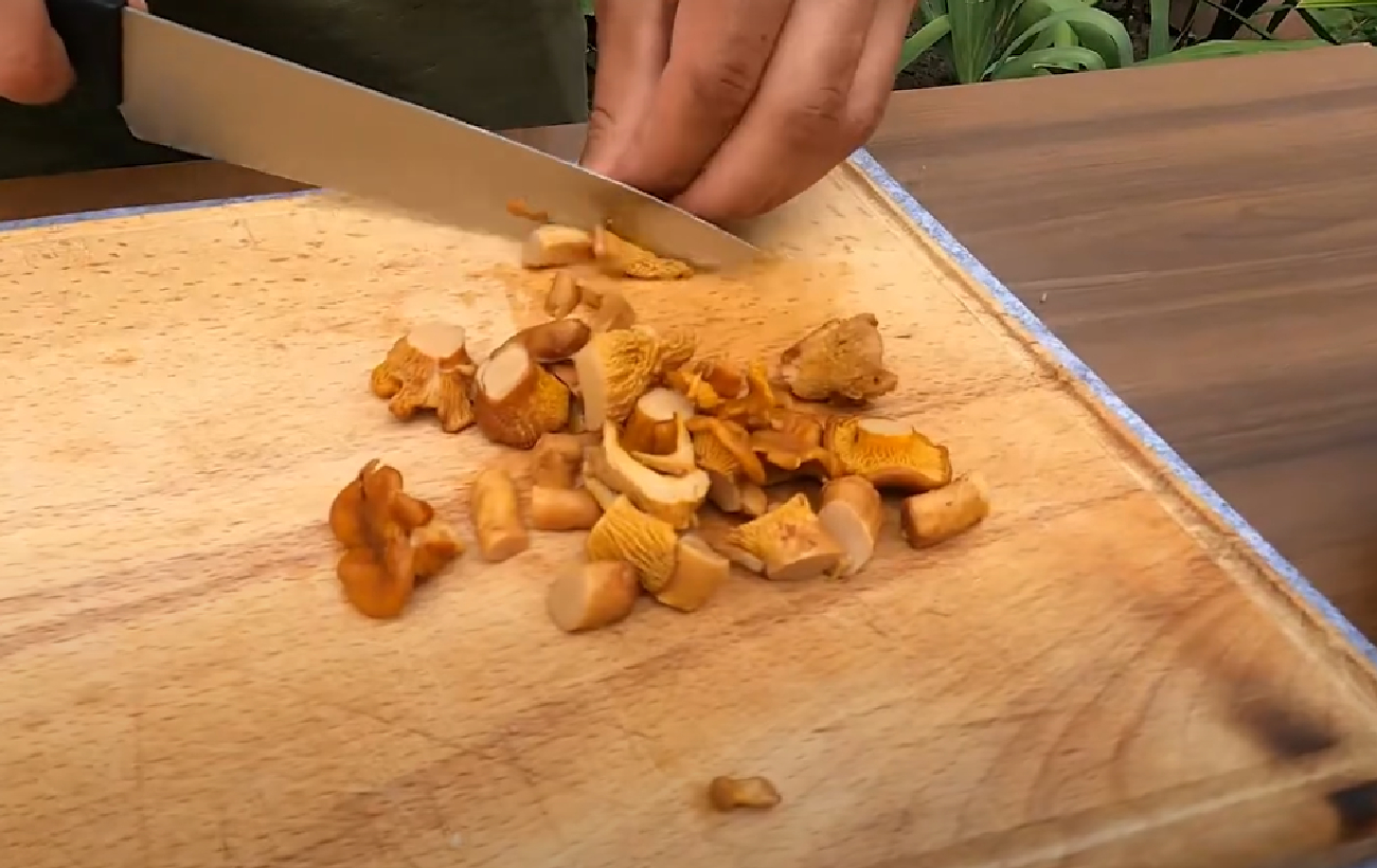 Лисички в сметане: рецепт, который удивит даже самых требовательных гурманов